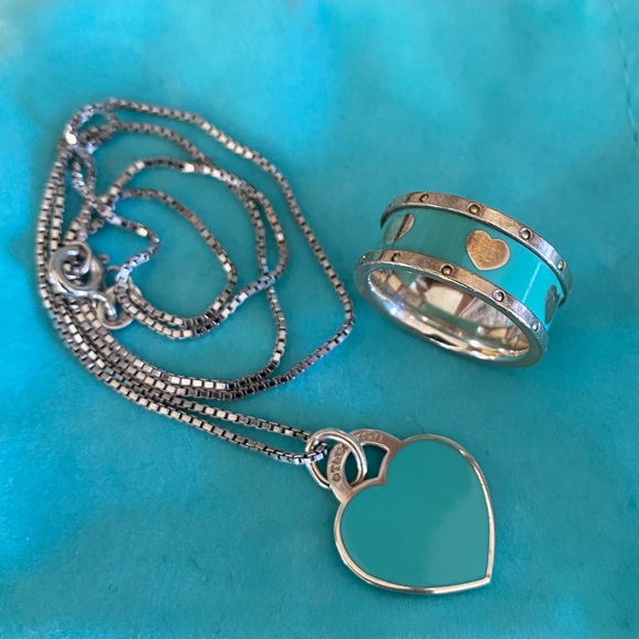 TIFFANY & CO Blue Enamel Heart Ring-Size 5.5 & Blue Enamel Heart Charm - Picture 2 of 10